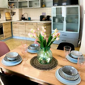 https://welcome-to-burgas-a11-apartment-ultra-central-modern.sozopol-hotels.com